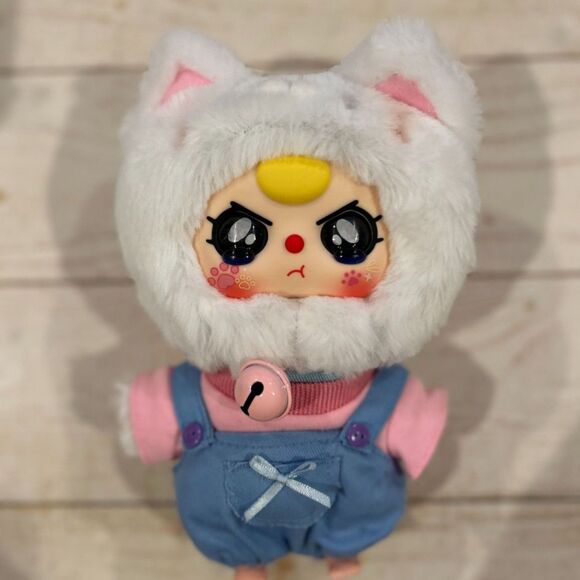 Baby Three Other - Special Eyes BB3 Kitten Wardrobe White Cat